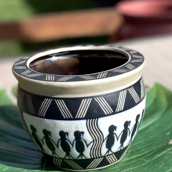 Vintage Other - 🌱🤩🌱 Vntg MCM Tribal Motif Ceramic Planter